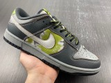 N*ike SB Dunk Low