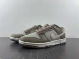 N*ike SB DUNK LOW