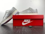 N*ike Dunk Low Metallic Silver DX3197-095