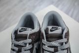 N*ike SB Dunk Low