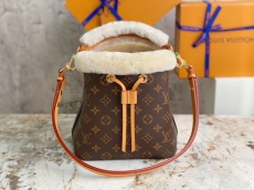 L*ouis V*uitton Bag Top Quality  20*20*13CM