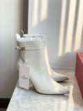 Women 𝑉*𝐴𝐿𝐸𝑁𝑇𝐼𝑁𝑂 Top Sneakers