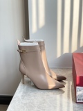 Women 𝑉*𝐴𝐿𝐸𝑁𝑇𝐼𝑁𝑂 Top Sneakers