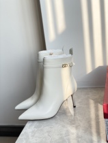 Women 𝑉*𝐴𝐿𝐸𝑁𝑇𝐼𝑁𝑂 Top Sneakers