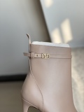 Women 𝑉*𝐴𝐿𝐸𝑁𝑇𝐼𝑁𝑂 Top Sneakers