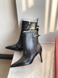 Women 𝑉*𝐴𝐿𝐸𝑁𝑇𝐼𝑁𝑂 Top Sneakers
