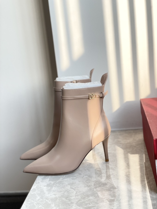 Women 𝑉*𝐴𝐿𝐸𝑁𝑇𝐼𝑁𝑂 Top Sneakers