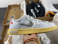 O*ff-W*hite x N*ike Dunk Low update version