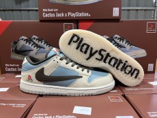 T*ravis S*cott x N*ike Dunk Low update version