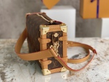 L*ouis V*uitton Top Bag  21*14*6CM