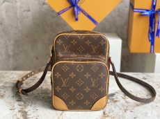 L*ouis V*uitton Top Bag 15*21.5*10CM