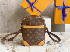L*ouis V*uitton Top Bag 15*21*5CM
