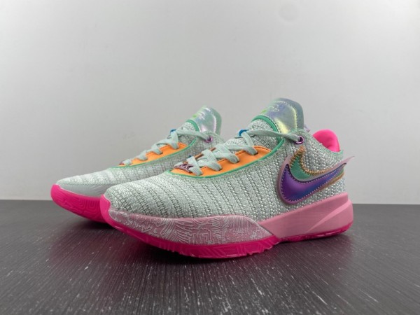 N*ike LeBron 20 DJ5422-300