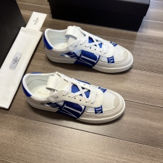 Men 𝑉*𝐴𝐿𝐸𝑁𝑇𝐼𝑁𝑂 Top Sneakers