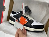N*ike Dunk Low