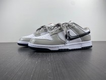 N*ike Dunk Low
