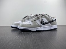 N*ike Dunk Low