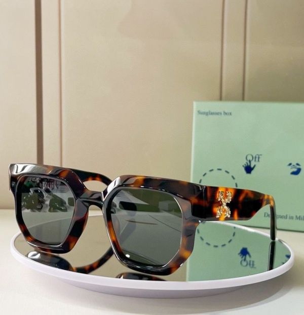 O*ff W*hite  Glasses Top