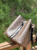L*ouis V*uitton Top Bag  26*22*27CM