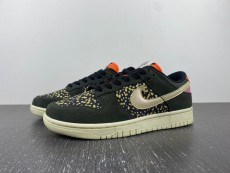 N*ike SB Dunk Low