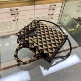 P*rada Top Bag  28*22*9CM