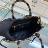 P*rada Top Bag  28*22*9CM