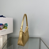 P*rada Bag Top Quality 22*18*6CM
