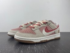 N*ike Dunk Low SE DO9457-110