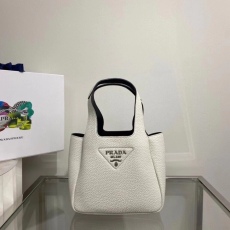 P*rada Top Bag 18*15.5*10CM