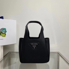 P*rada Top Bag 18*15.5*10CM