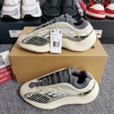 Y*eezy Boost 700 V3 Fade ID1674