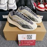 Y*eezy Boost 700 V3 Fade ID1674
