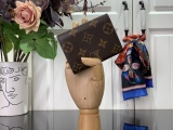 L*ouis V*uitton Top  Wallets   10*8*3CM