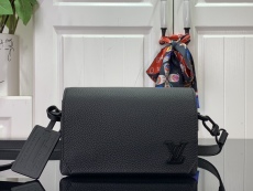 L*ouis V*uitton Top Bag   17.3*12*7CM