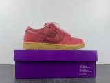 N*IKE SB DUNK LOW 'RED GUM'  DV5429-600