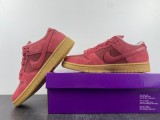 N*IKE SB DUNK LOW 'RED GUM'  DV5429-600