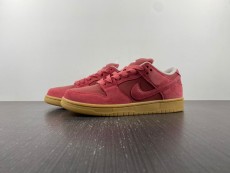 N*IKE SB DUNK LOW 'RED GUM'  DV5429-600