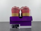 N*IKE SB DUNK LOW 'RED GUM'  DV5429-600