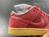 N*IKE SB DUNK LOW 'RED GUM'  DV5429-600