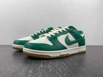 N*ike SB Dunk Low Green and Gold FB7173-131