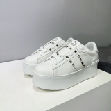 Women 𝑉*𝐴𝐿𝐸𝑁𝑇𝐼𝑁𝑂 Top Sneakers
