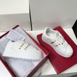 Women 𝑉*𝐴𝐿𝐸𝑁𝑇𝐼𝑁𝑂 Top Sneakers