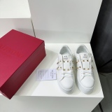 Women 𝑉*𝐴𝐿𝐸𝑁𝑇𝐼𝑁𝑂 Top Sneakers