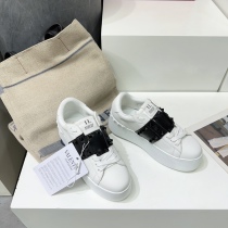 Women 𝑉*𝐴𝐿𝐸𝑁𝑇𝐼𝑁𝑂 Top Sneakers