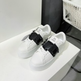 Women 𝑉*𝐴𝐿𝐸𝑁𝑇𝐼𝑁𝑂 Top Sneakers