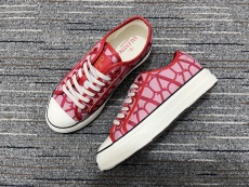 Men Women 𝑉*𝐴𝐿𝐸𝑁𝑇𝐼𝑁𝑂 Top Sneakers
