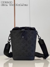 L*ouis V*uitton Top Bag  13*21*8.5CM