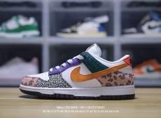 N*ike Dunk Low