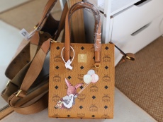 M*CM Bag Top Quality  22*19*8.5CM