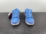 N*ike SB Dunk Low “Phillies”  DQ4040-400